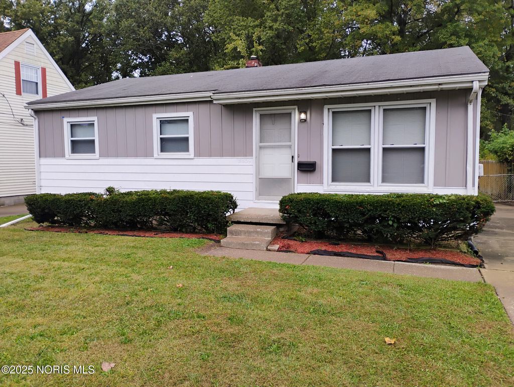 Photo for 5509 Clover Lane, Toledo, OH 43623 (MLS # 10000493)