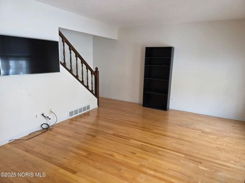 Tiny photo for 6731 Garden Road #Building 2, Maumee, OH 43537 (MLS # 10002128)