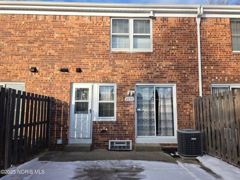 Photo of 6731 Garden Road #Building 2, Maumee, OH 43537 (MLS # 10002128)