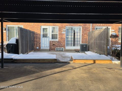 Tiny photo for 6731 Garden Road #Building 2, Maumee, OH 43537 (MLS # 10002128)