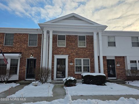 Tiny photo for 6731 Garden Road #Building 2, Maumee, OH 43537 (MLS # 10002128)