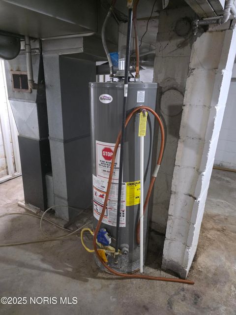 Tiny photo for 2040 Fairfax Road, Toledo, OH 43613 (MLS # 10001925)