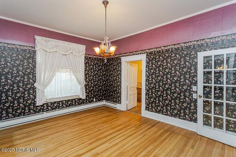 Tiny photo for 504 E Main Street, Leipsic, OH 45856 (MLS # 10000280)