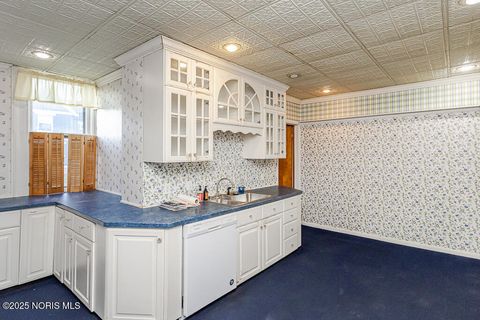Tiny photo for 504 E Main Street, Leipsic, OH 45856 (MLS # 10000280)