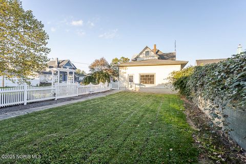 Tiny photo for 504 E Main Street, Leipsic, OH 45856 (MLS # 10000280)