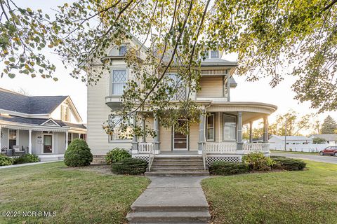 Photo of 504 E Main Street, Leipsic, OH 45856 (MLS # 10000280)