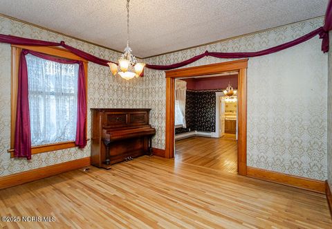 Tiny photo for 504 E Main Street, Leipsic, OH 45856 (MLS # 10000280)