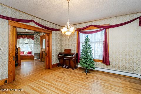 Tiny photo for 504 E Main Street, Leipsic, OH 45856 (MLS # 10000280)