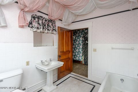 Tiny photo for 504 E Main Street, Leipsic, OH 45856 (MLS # 10000280)