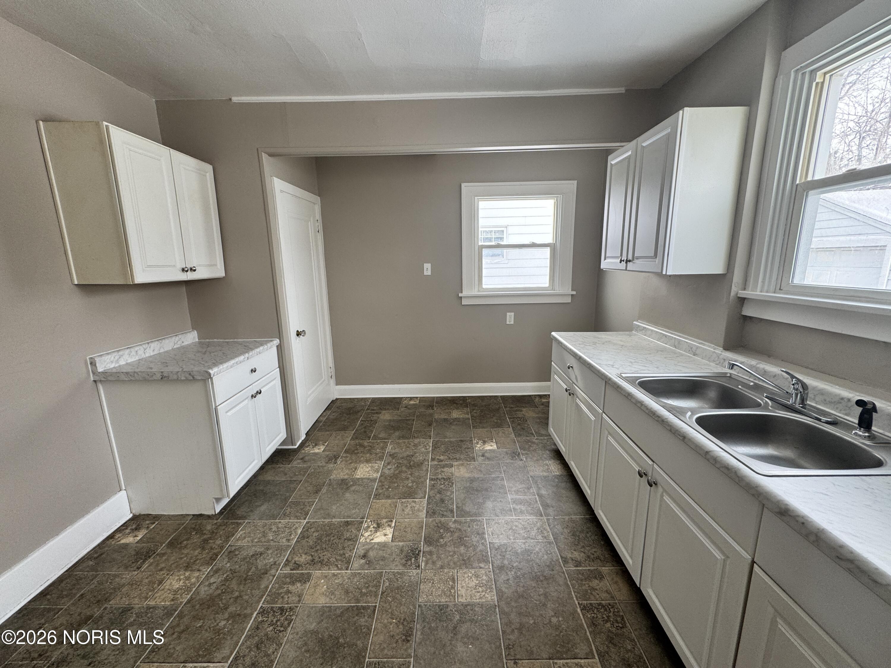 4218 Parrakeet Avenue