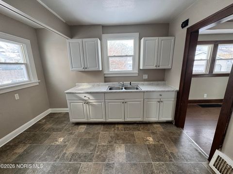 Tiny photo for 4218 Parrakeet Avenue, Toledo, OH 43612 (MLS # 10003511)