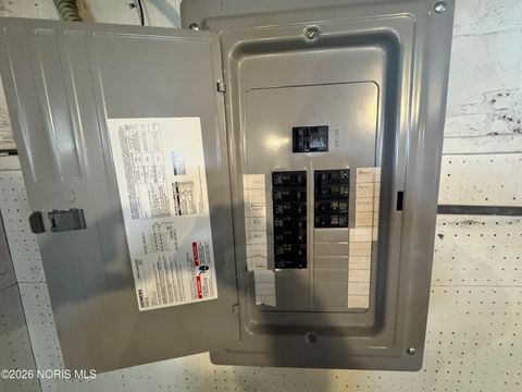 Tiny photo for 4218 Parrakeet Avenue, Toledo, OH 43612 (MLS # 10003511)