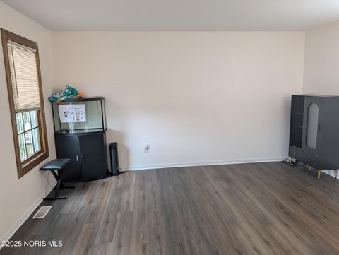 Tiny photo for 10453 White Oak Drive, Perrysburg, OH 43551 (MLS # 10000059)