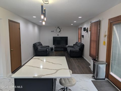 Tiny photo for 10453 White Oak Drive, Perrysburg, OH 43551 (MLS # 10000059)