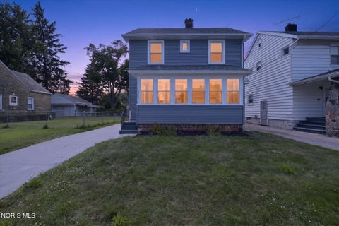 Photo of 1734 Milroy Street, Toledo, OH 43605 (MLS # 10011417)