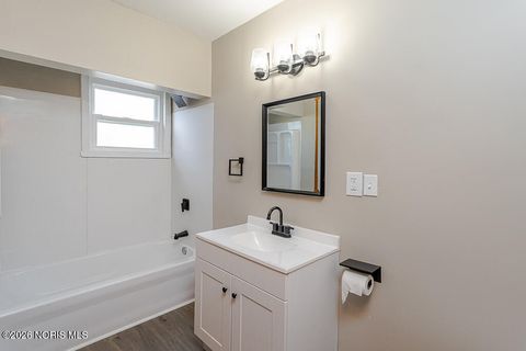 Tiny photo for 933 Waverly Avenue, Toledo, OH 43607 (MLS # 10004455)