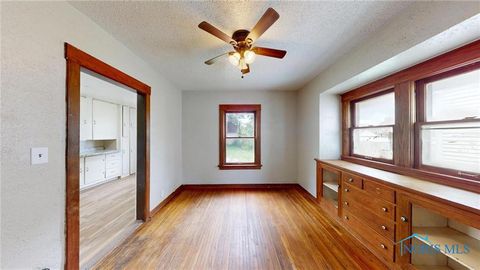 Tiny photo for 3941 Leybourn Avenue, Toledo, OH 43612 (MLS # 10006832)