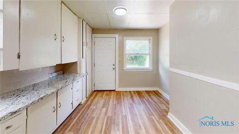 Tiny photo for 3941 Leybourn Avenue, Toledo, OH 43612 (MLS # 10006832)