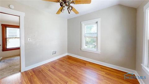 Tiny photo for 3941 Leybourn Avenue, Toledo, OH 43612 (MLS # 10006832)