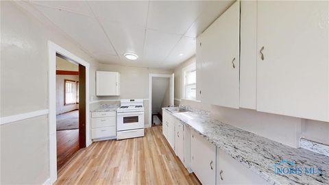 Tiny photo for 3941 Leybourn Avenue, Toledo, OH 43612 (MLS # 10006832)