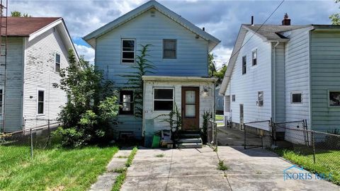 Tiny photo for 3941 Leybourn Avenue, Toledo, OH 43612 (MLS # 10006832)