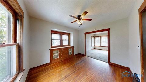 Tiny photo for 3941 Leybourn Avenue, Toledo, OH 43612 (MLS # 10006832)
