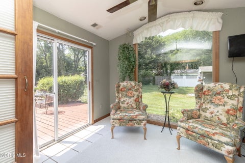 Tiny photo for 2049 Willowhill Lane, Toledo, OH 43615 (MLS # 10011002)