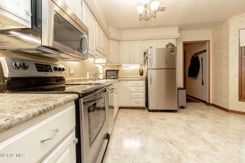 Tiny photo for 2049 Willowhill Lane, Toledo, OH 43615 (MLS # 10011002)