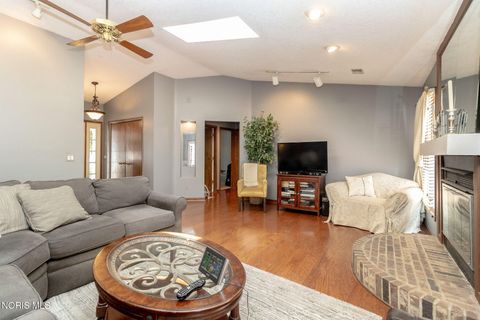 Tiny photo for 2049 Willowhill Lane, Toledo, OH 43615 (MLS # 10011002)