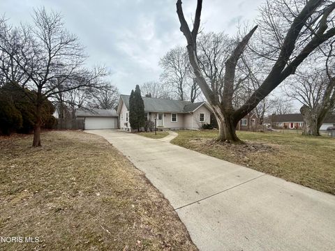 Photo of 4722 Bowser Drive, Toledo, OH 43613 (MLS # 10004863)
