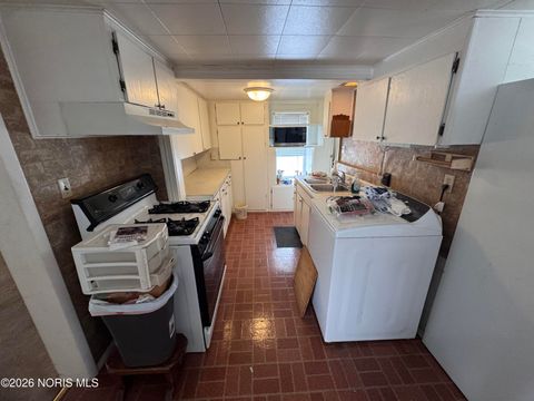 Tiny photo for 224 Sackett Street, Maumee, OH 43537 (MLS # 10003720)