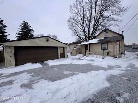 Tiny photo for 224 Sackett Street, Maumee, OH 43537 (MLS # 10003720)