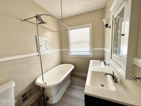 Tiny photo for 4203 Berwick Avenue, Toledo, OH 43612 (MLS # 10013645)