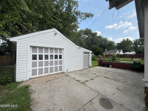 Tiny photo for 3758 Lockwood Avenue, Toledo, OH 43612 (MLS # 10011707)