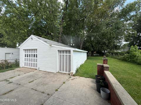 Tiny photo for 3758 Lockwood Avenue, Toledo, OH 43612 (MLS # 10011707)
