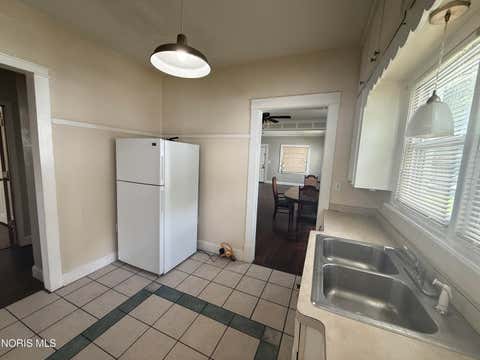 Tiny photo for 3758 Lockwood Avenue, Toledo, OH 43612 (MLS # 10011707)
