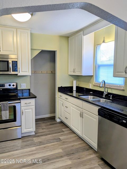 Tiny photo for 3133 Glencairn Avenue, Toledo, OH 43614 (MLS # 10000297)