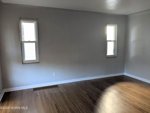 Tiny photo for 3133 Glencairn Avenue, Toledo, OH 43614 (MLS # 10000297)