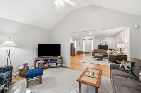 Tiny photo for 4 Shenandoah Circle, Sylvania, OH 43560 (MLS # 10014492)
