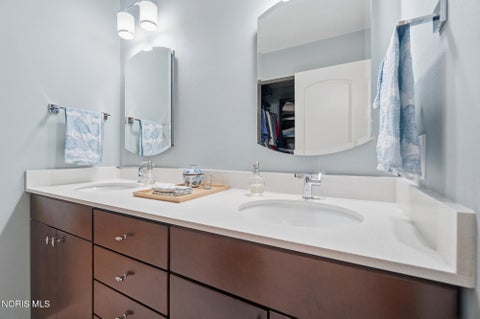 Tiny photo for 4 Shenandoah Circle, Sylvania, OH 43560 (MLS # 10014492)