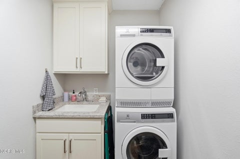 Tiny photo for 4 Shenandoah Circle, Sylvania, OH 43560 (MLS # 10014492)