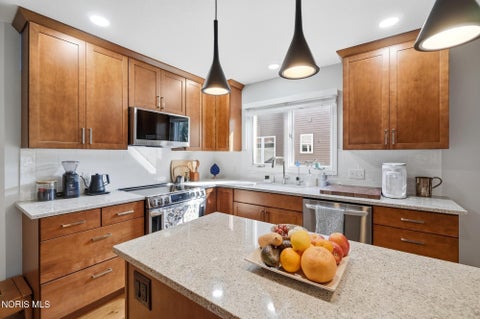 Tiny photo for 4 Shenandoah Circle, Sylvania, OH 43560 (MLS # 10014492)