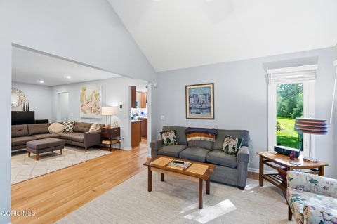 Tiny photo for 4 Shenandoah Circle, Sylvania, OH 43560 (MLS # 10014492)