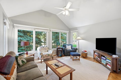Tiny photo for 4 Shenandoah Circle, Sylvania, OH 43560 (MLS # 10014492)