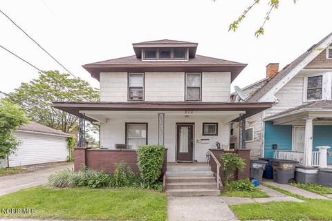 Photo of 815 Dunwood Court, Toledo, OH 43609 (MLS # 10008507)