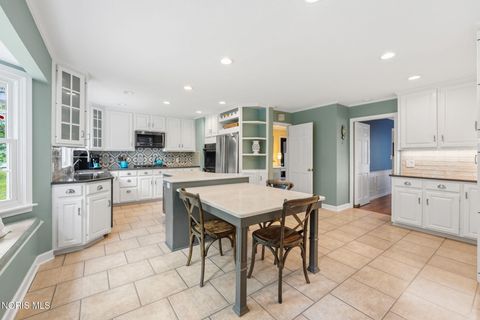 Tiny photo for 116 Rockledge Circle, Perrysburg, OH 43551 (MLS # 10008138)