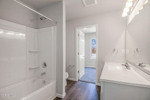 Tiny photo for 4 Woody Drive, Millbury, OH 43447 (MLS # 10006801)