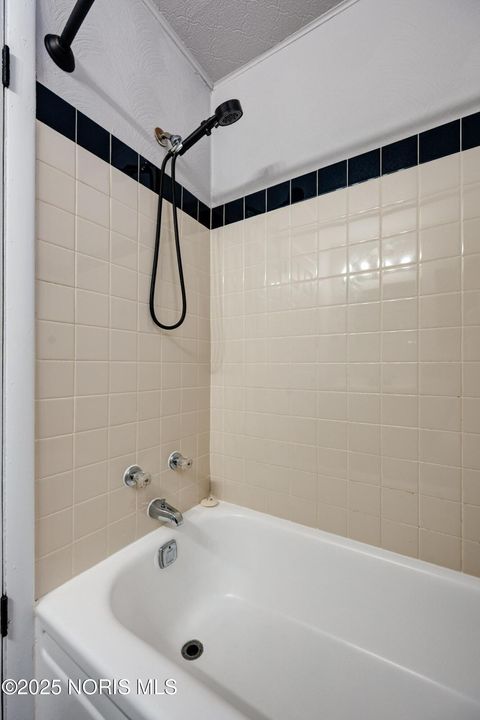 Tiny photo for 3515 Revere Drive, Toledo, OH 43612 (MLS # 10001031)