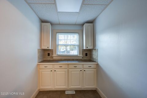 Tiny photo for 3515 Revere Drive, Toledo, OH 43612 (MLS # 10001031)