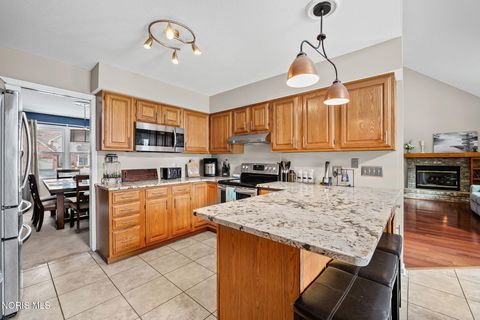 Tiny photo for 827 Abbey Lane, Findlay, OH 45840 (MLS # 10004466)